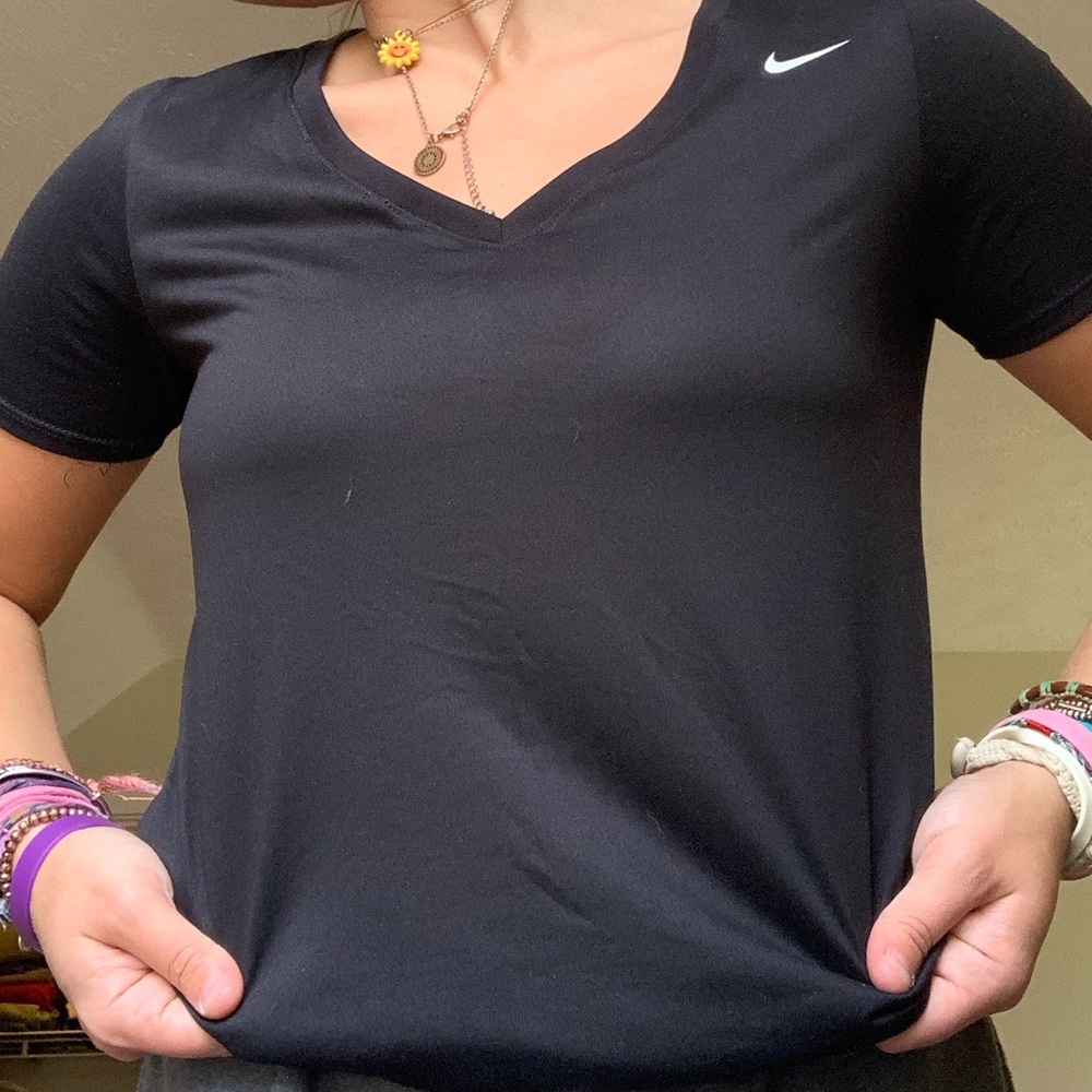 Nike dry furt black v neck tee